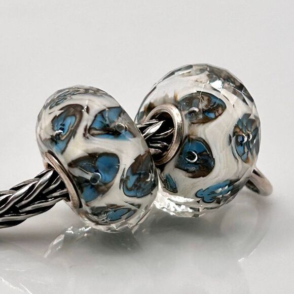 TROLLBEADS Blue White Faceted Unique LAA 925S NEW! $ Per Bead - Picture 1 of 6